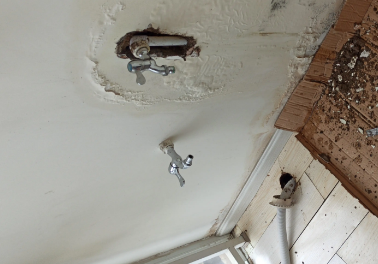 海伦卫生间测漏水